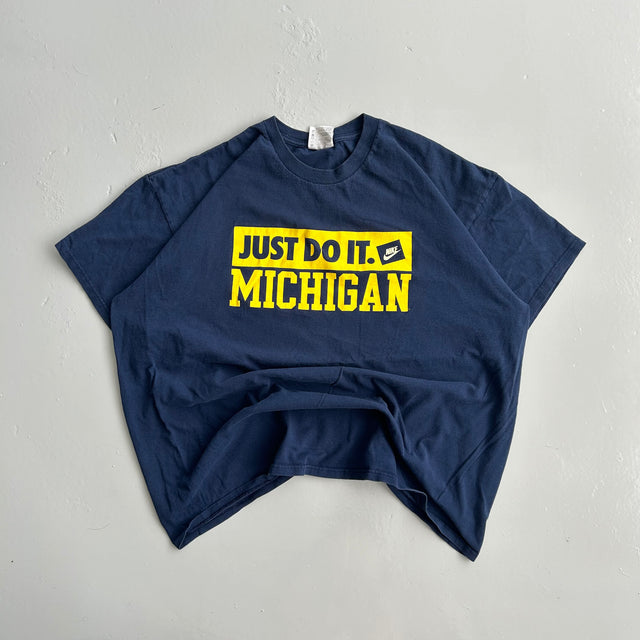 NIKE 00'S MICHIGAN TEE - XXL