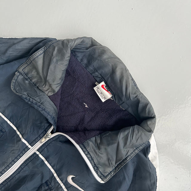 NIKE 90'S PUFFER JACKET - MEDIUM