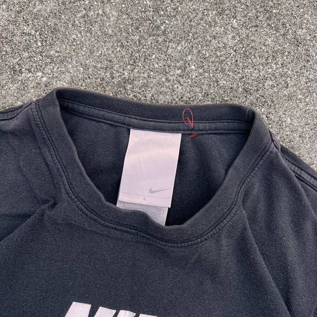 NIKE 00'S SPELLOUT TEE - SMALL