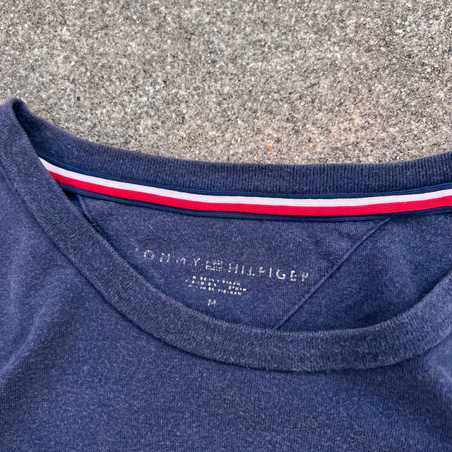 TOMMY HILFIGER LOGO TEE - MEDIUM