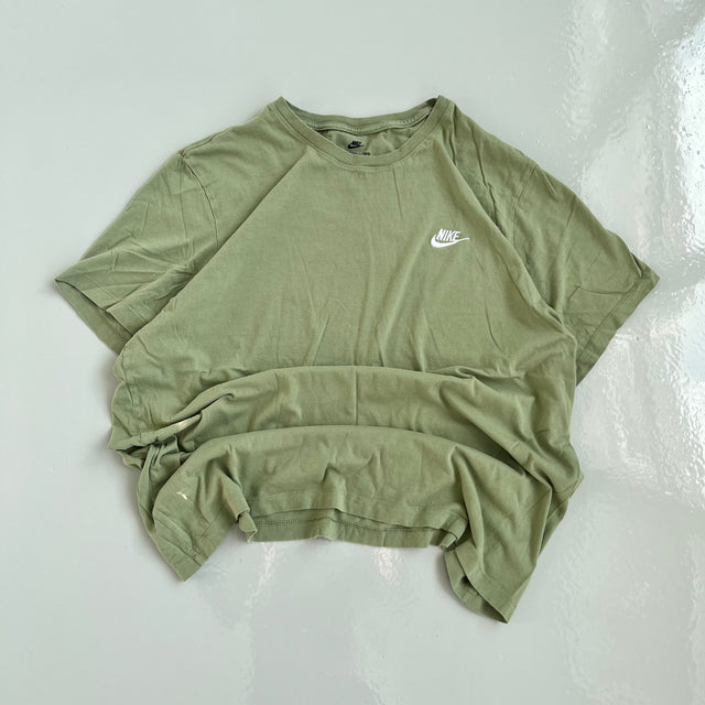 NIKE SPELLOUT TEE - XL