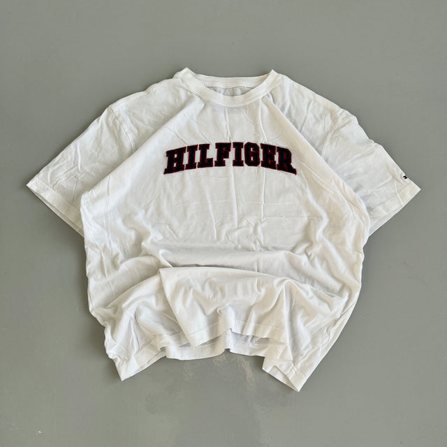 TOMMY HILFIGER SPELLOUT TEE - LARGE/XL