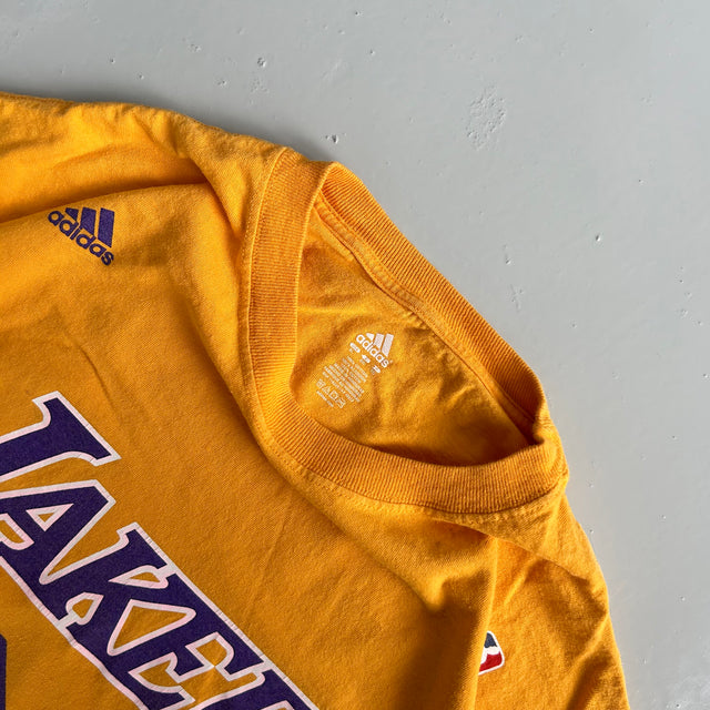 ADIDAS NBA LAKERS KOBE BRYANT TEE - XL