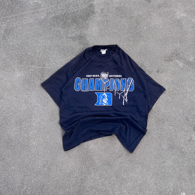 DUKE NCAA 2001 CHAMPIONS TEE - MEDIUM/LARGE