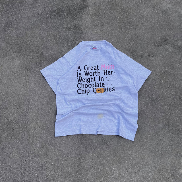 'A GREAT MOM IS WORTH...' TEE - MEDIUM