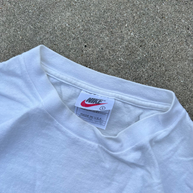 NIKE 90'S SPELLOUT TEE - SMALL