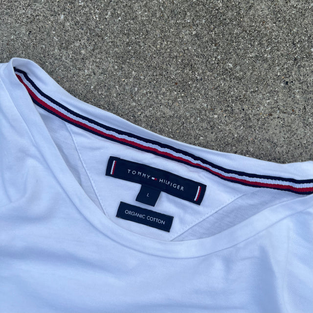 TOMMY HILFIGER TEE - MEDIUM