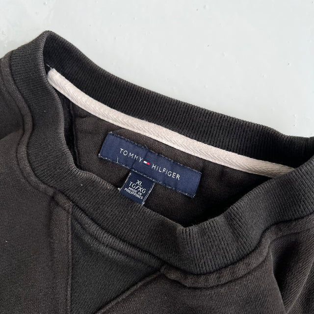 TOMMY HILFIGER SPELLOUT SWEATSHIRT - XL/XXL