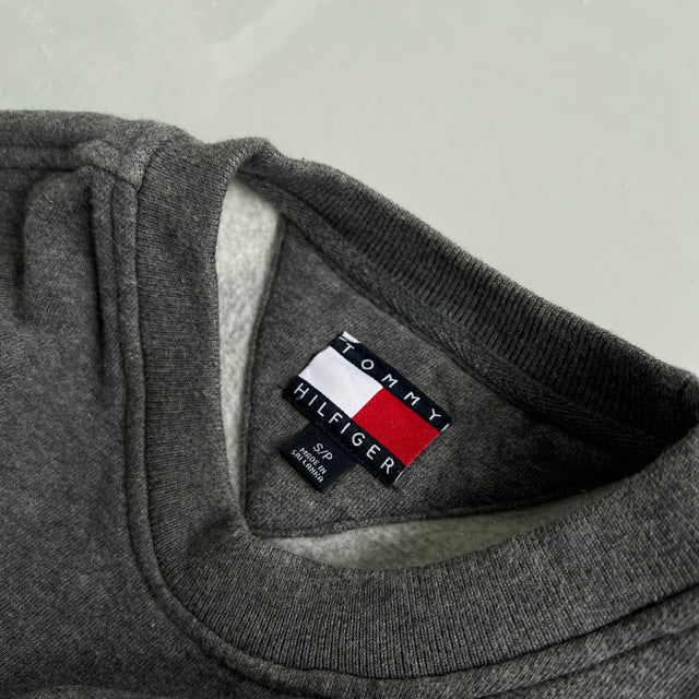 TOMMY HILFIGER SPELLOUT SWEATSHIRT - SMALL/MEDIUM