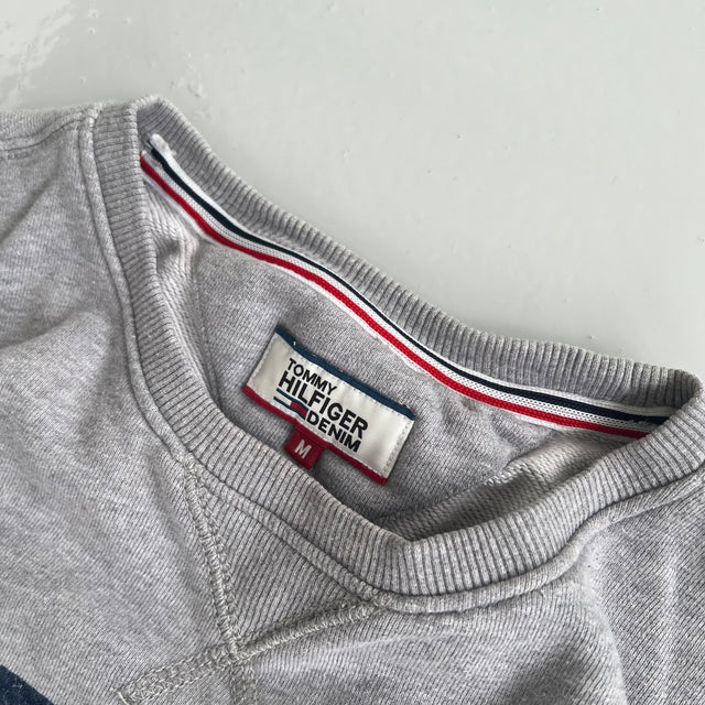 TOMMY HILFIGER SPELLOUT SWEATSHIRT - MEDIUM