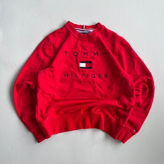 TOMMY HILFIGER SPELLOUT SWEATSHIRT - SMALL