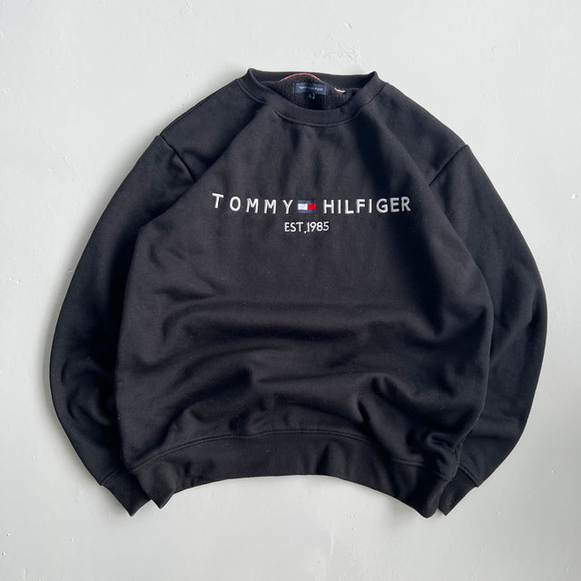 TOMMY HILFIGER SWEATSHIRT - LARGE