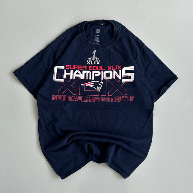 NFL PATRIOTS SUPERBOWL TEE - MEDIUM