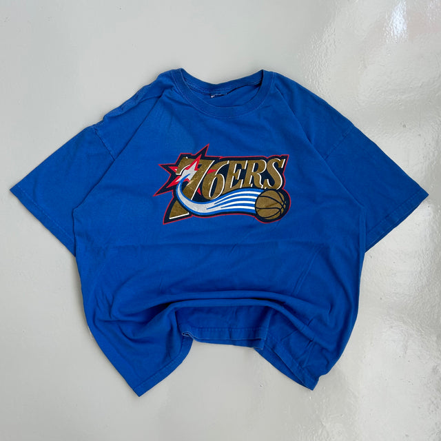 NBA 76ERS TEE - XL