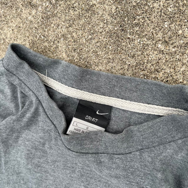 NIKE DRI-FIT LONG SLEEVE - LARGE