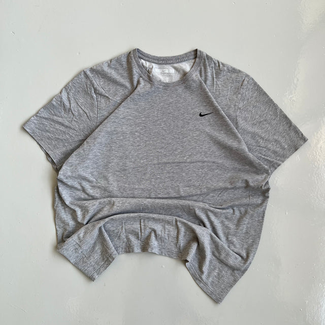 NIKE SWOOSH TEE - XL