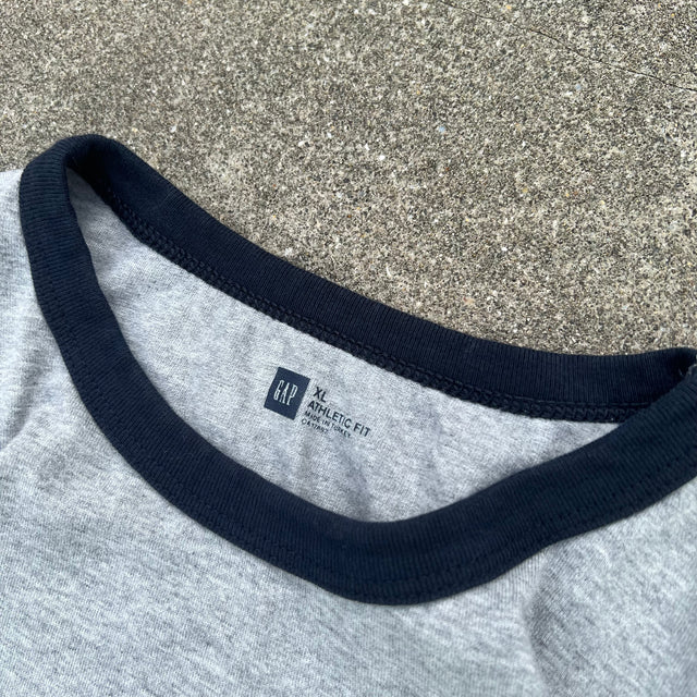 GAP ATHLETIC RINGER TEE - XL