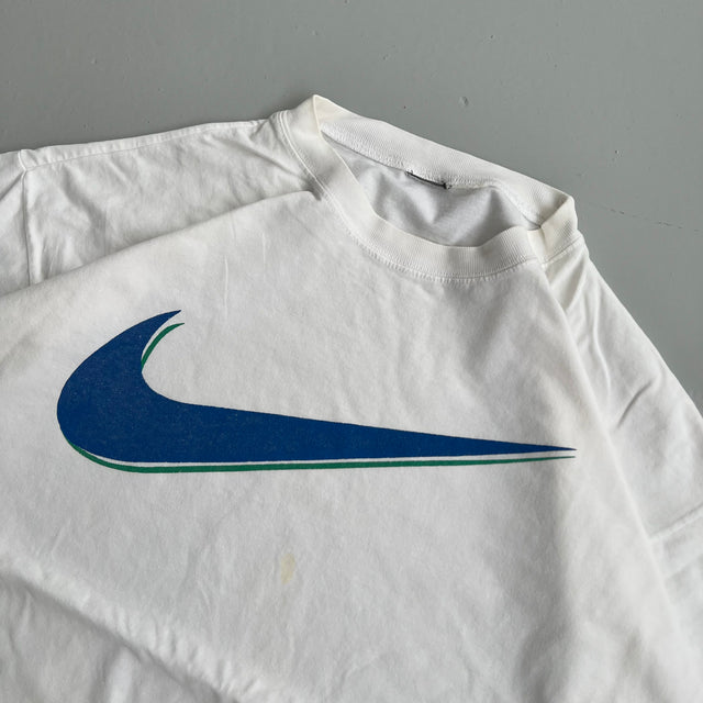 NIKE SWOOSH TEE - TEE - XL