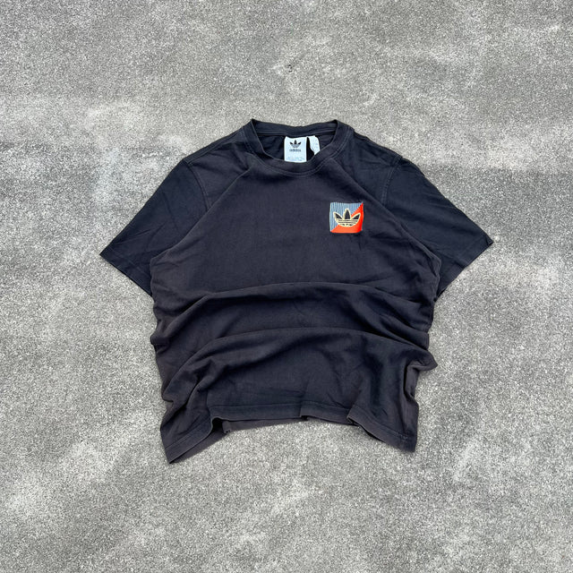 ADIDAS TEE - MEDIUM