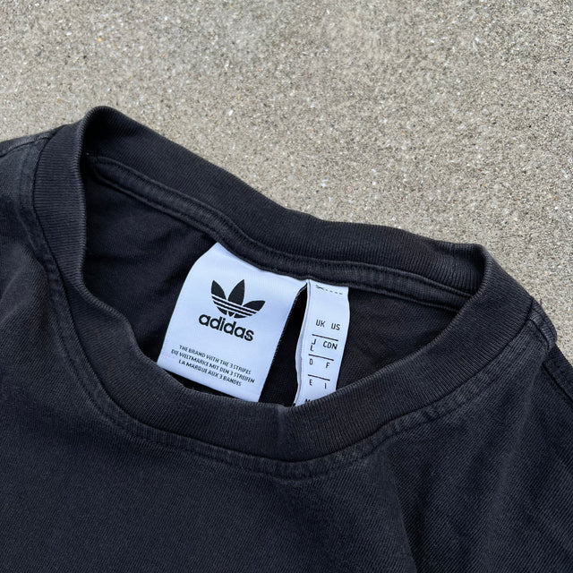 ADIDAS TEE - MEDIUM