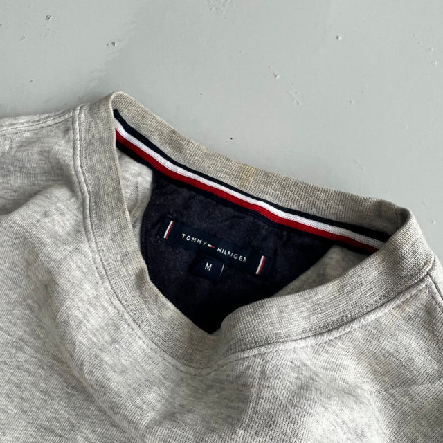 TOMMY HILFIGER SWEATSHIRT - MEDIUM