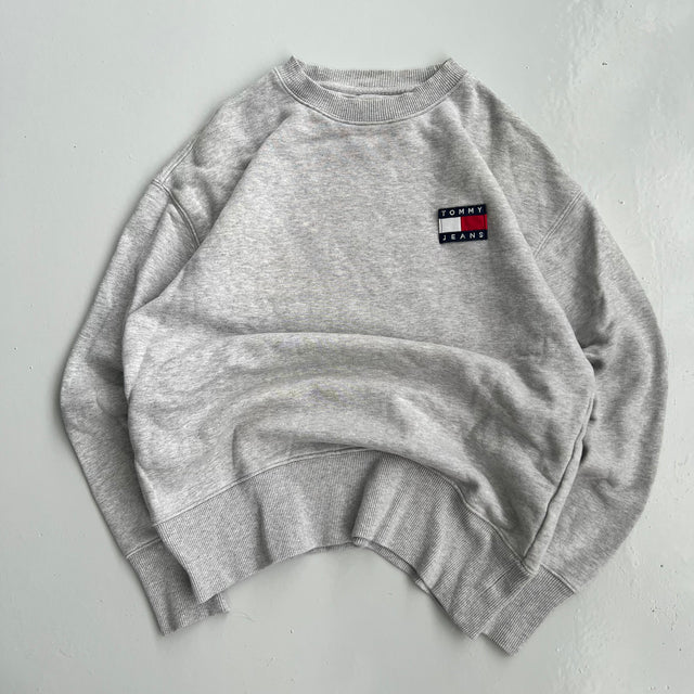 TOMMY JEANS SWEATSHIRT - SMALL