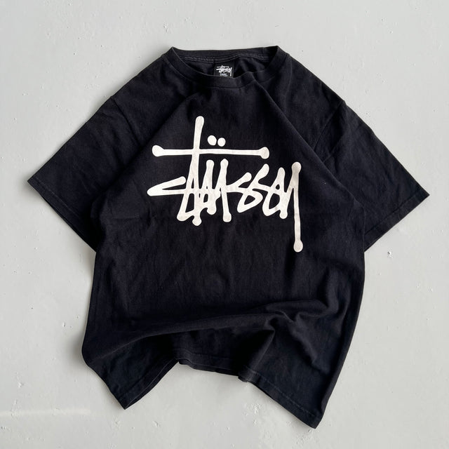 STUSSY SPELLOUT TEE - SMALL