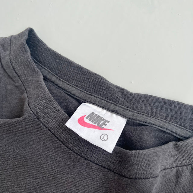 NIKE 90'S CENTERSWOOSH TEE - LARGE