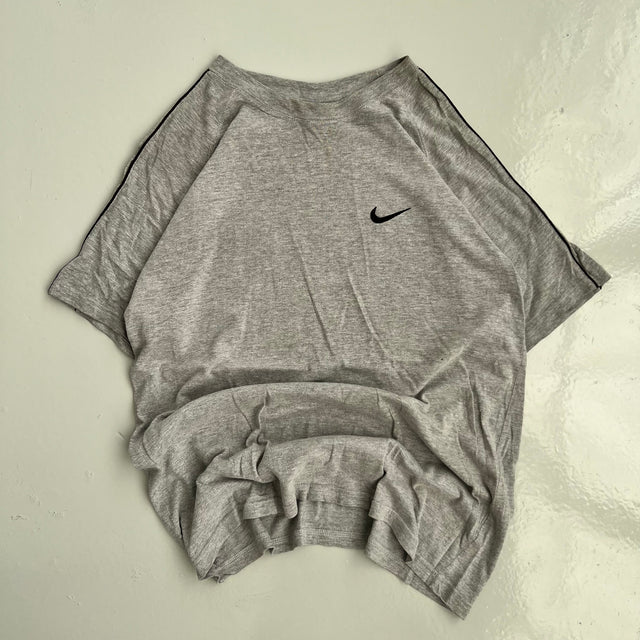 NIKE 90'S SWOOSH TEE - MEDIUM