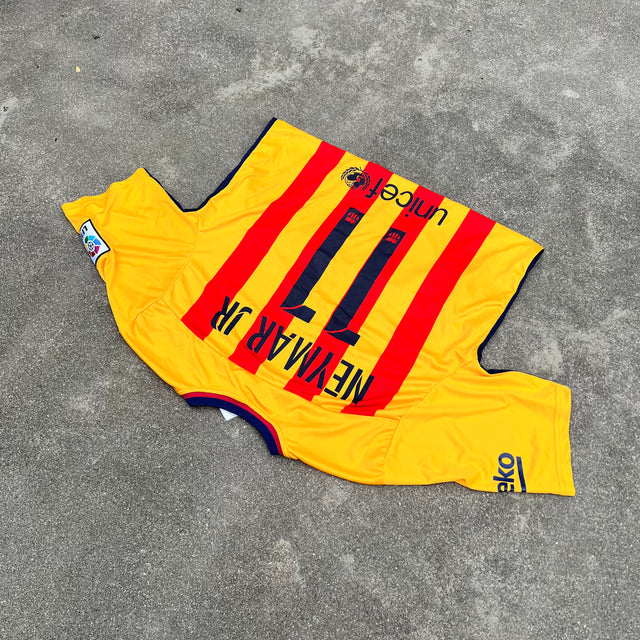 BARCELONA NIKE NEYMAR JERSEY - LARGE