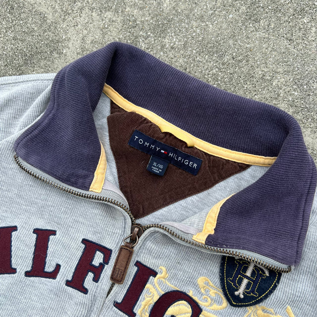 TOMMY HILFIGER SPELLOUT 1/4 ZIP SWEATSHIRT - XL