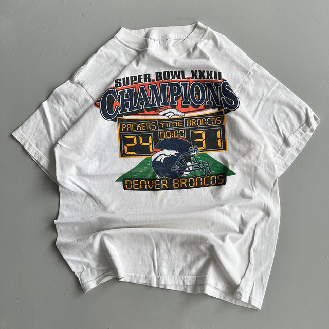 SUPERBOWL BRONCOS CHAMPIONS TEE - LARGE