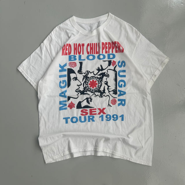 RED HOT CHILLI PEPPERS BAND TEE - MEDIUM